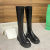 Modne kozaki na platformie z miękkiej i elastycznej eko skóry.