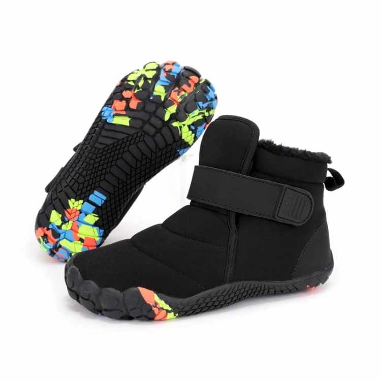 Ciepłe i elastyczne buty zimowe barefoot, które wspierają naturalny rozwój stopy dziecka.